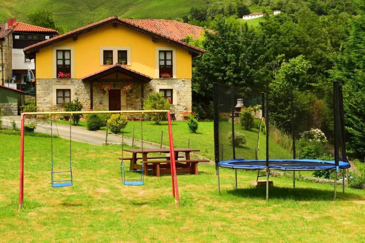 Penzion El Balcon De Onis La Robellada de Onis Exteriér fotografie