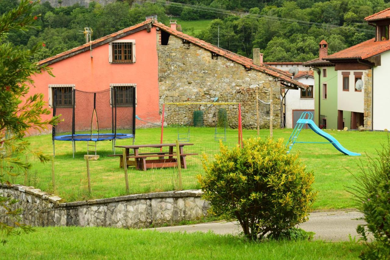 Penzion El Balcon De Onis La Robellada de Onis Exteriér fotografie