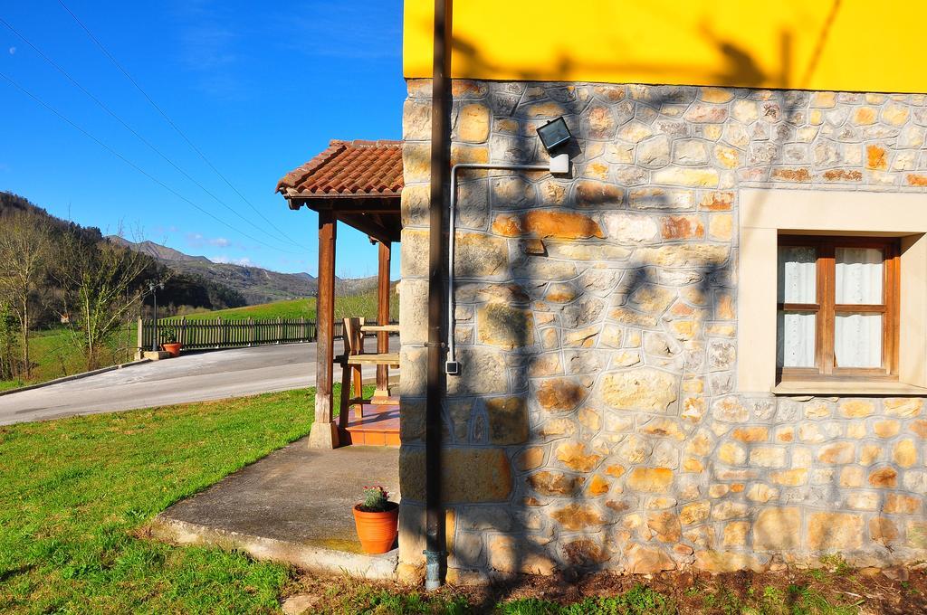 Penzion El Balcon De Onis La Robellada de Onis Exteriér fotografie