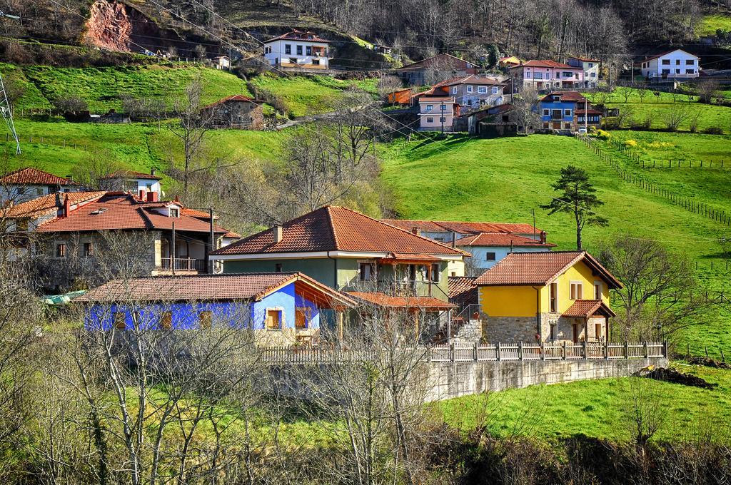 Penzion El Balcon De Onis La Robellada de Onis Exteriér fotografie